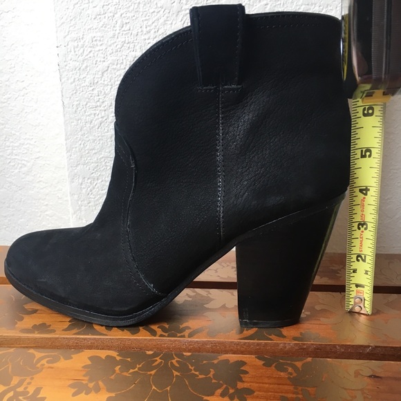 Vince Camuto Hillsy ankle bootie - Picture 6 of 7